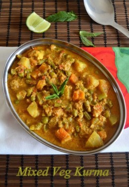 Mélanger Les Légumes. Curry