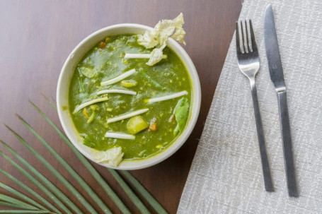 Vegetable Dumplings In Coriander Manchurian Sauce