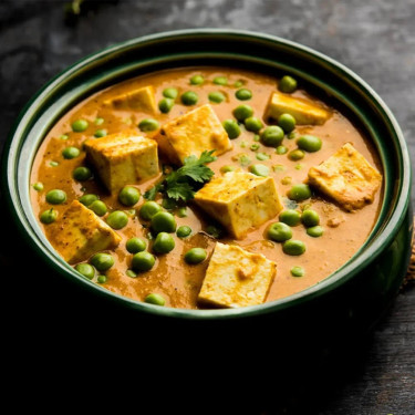 Mummy De Matar Paneer