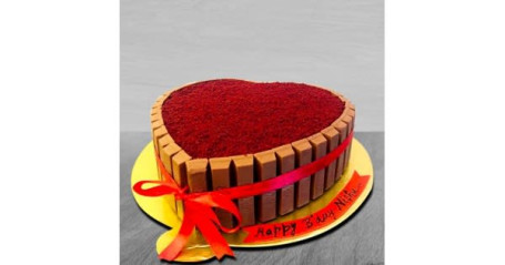 Red Velvet Kit Kat Cake