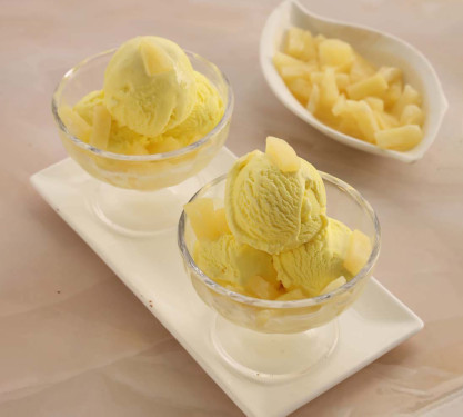 Crème Glacée Aux Fruits À L'ananas