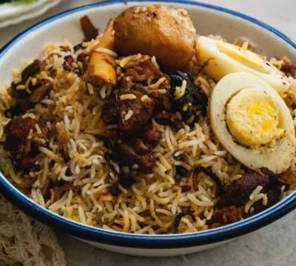 Mutton Biryani With Aloo And Egg