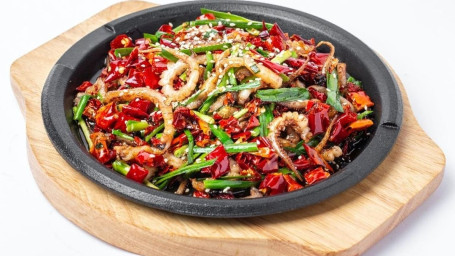 Sizzling Squid With Hot Peppers And Onions/Tiě Bǎn Yóu Yú Xū