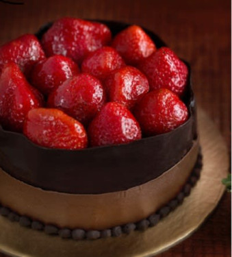 Chocolate Belgian Strawberry Cake (1Lb)