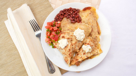 72. Quesadilla De Pollo