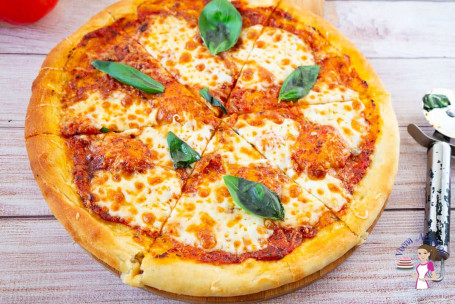 9 Medium Queen Margherita Pizza