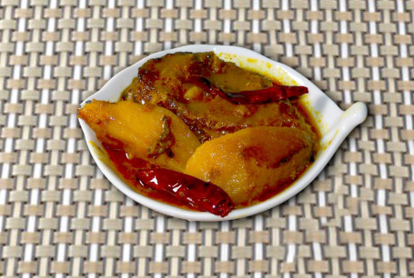 Bengali Style Katla Fish Curry [1 Pieces]