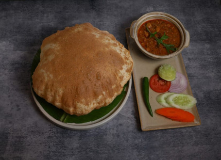 Chola Poori (Channa Masala Salad)