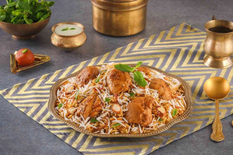 Hyderabadi Lazeez Bhuna Murgh Biryani Au Poulet Épicé Désossé Pour 1 À 2 Portions]