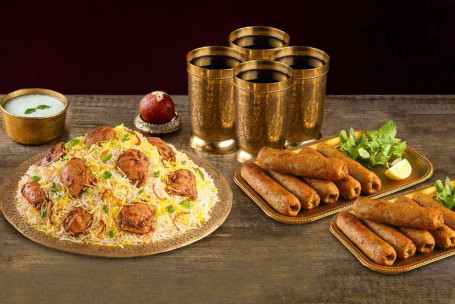 Poulet Biryani (Alishaan-E-Bhuna Murgh, Pour 4 Personnes) 12Pcs Poulet Seekh Kebab 4 Thums Up 250Ml