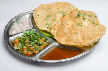 Poori Chana(Serves1),(1Pc)