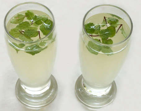 Tender Coconut With Mint Lime Juice (500Ml)