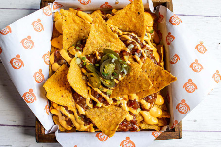 Cheesy Nachos With Chipotle Chicken