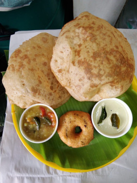 Poori (2 Nos) Vadai (1 No) (Serves 1)