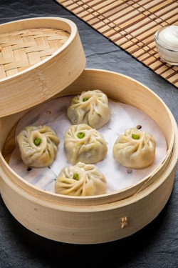 Veg Momo [8 Piece]