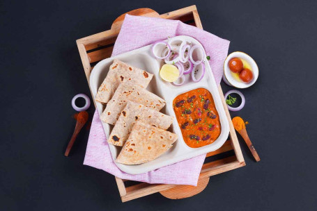 Rajma, Chapati Lunchbox Avec Gulab Jamun (2 Pièces)