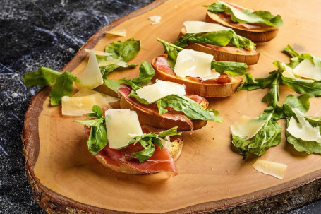 Crostini Proscuitto Rughetta