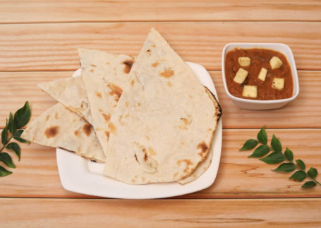 Naan/ Tandoori Roti With Paneer Butter Masala