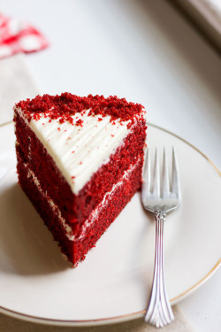 Red Velvet Birthday Cake (1Kg)