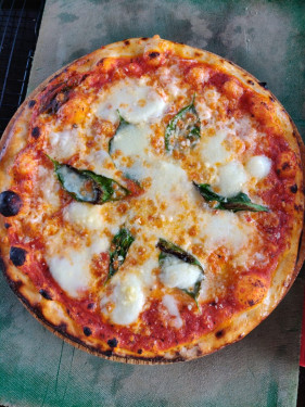 11 Margherita (Serves 2)