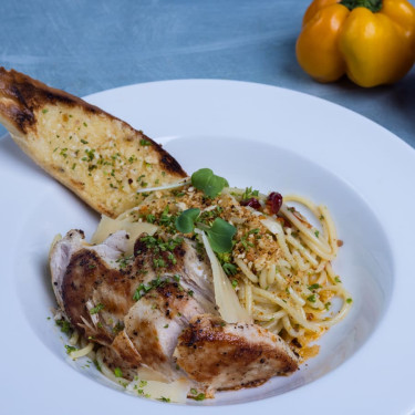 Aglio E Olio With Chicken Garlic Bread