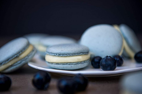 Eggless Blueberry Cheesecake Macaron [6 Pieces]