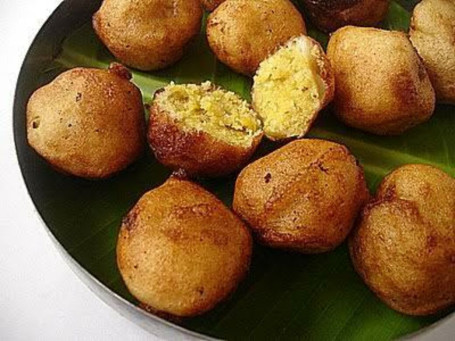 Pesarapappu Boorelu (8 Nos) (Order Side Dish Separate)