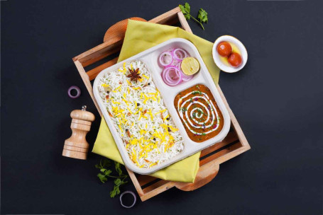 Dal Makhani, Riz Lunchbox Avec Gulab Jamun (2 Pcs) Combo
