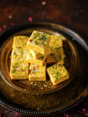 Banaras Soan Papdi (1 Kg)