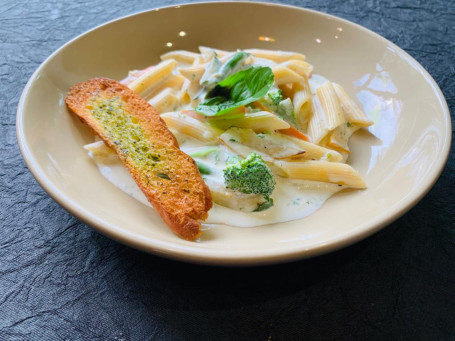 Penne Alfredo With Vegetables