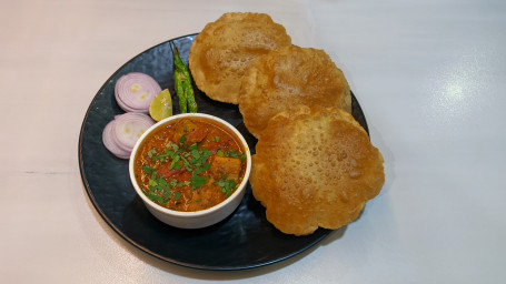 Undhiyu Poori