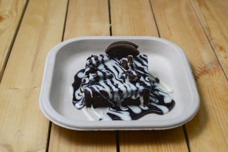 Oreo Brownie With Dark And White Chocolate