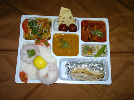 Punjabi Large Food Pack(2 Sabji (1 Paneer Vegetable 1 Veg Sabji 2 Wheat Tandoori Roti Dal Fry Rice Sweet (Serves-1