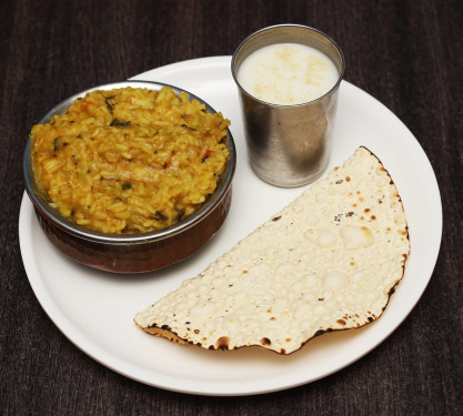 Dal K.hichdi (With Fry Papad Dahi)