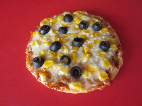 Sweet Corn And Black Olive Pizza