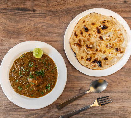 Chicken Tikka Masala With Chur Chur Naan [2 Pieces]