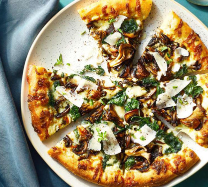 Medium Mushroom Pizza With Fresh