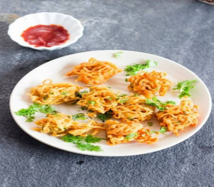 Crunchy Maggie Pakoda [4Pc]