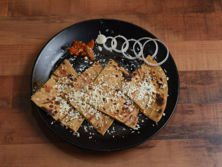 Paneer Dhabe Ka Paratha