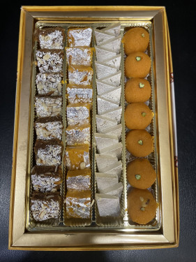 Sweets Box 1Kg.100Gm (Kaju Barfi,Motichoor Ladoo,Dal Barfi,Dhodha)