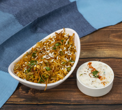 Paneer Biryani With Gravy