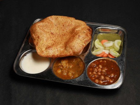 Chana Bhatura (2 Pcs) (Per Plate)