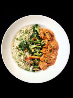 Brown Rice, Chicken Tikka Bites And Sauteed Veggies In Dnds Indian Curry
