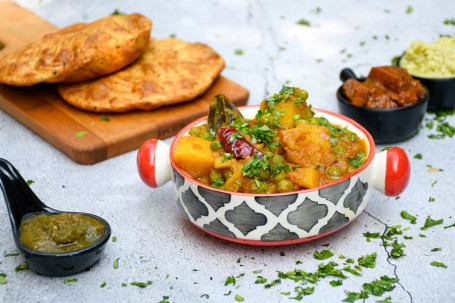 Sattu Puri With Sabji