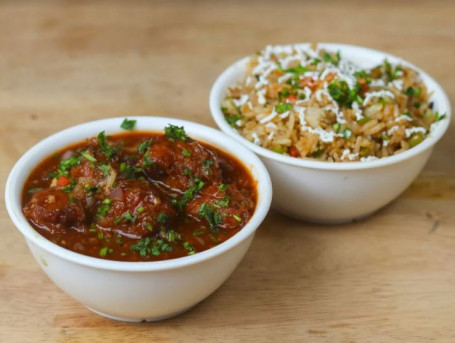 Paneer Fried Rice With Manchurian Gravy