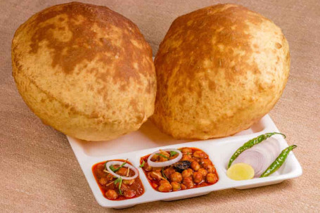 2 Bhature+Amritsari Chane