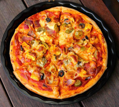 Medium Spicy Paneer Pizza (2 Person)