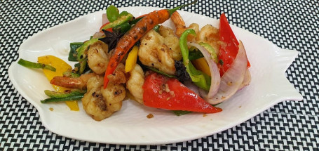 Stir Fry Prawns In Garlic And Fresh Chilli