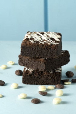 Classic Fudgy Chocolate Brownie