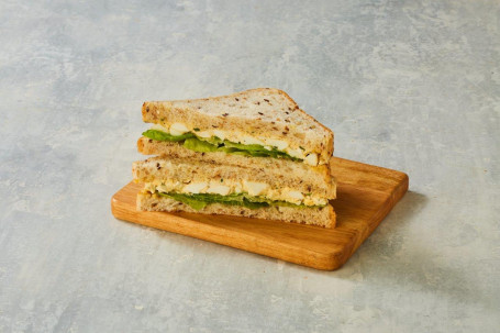 Oeuf, Laitue Mayonnaise Sur Sandwich Multigrains